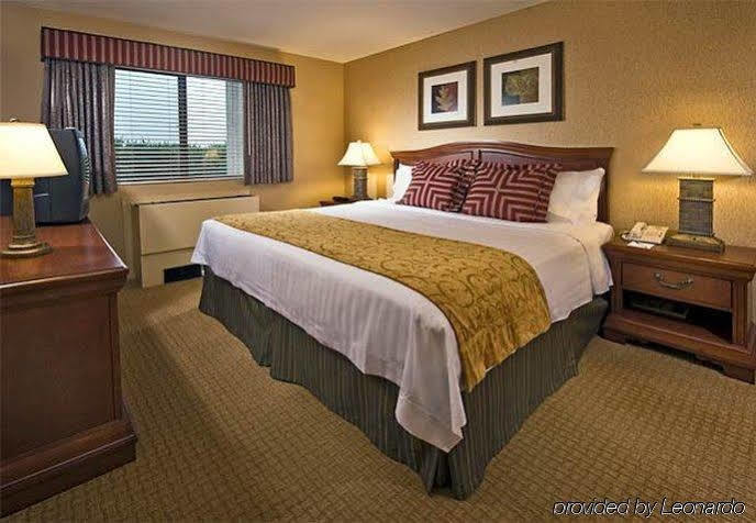 Residence Inn Plainview Long Island Room photo